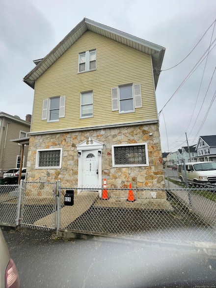627 Noble Ave, Bridgeport, CT 06608