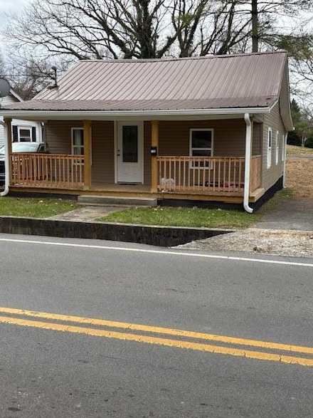 120 Colonial Rd, Rogersville, TN 37857