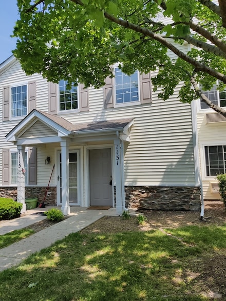 1131 Silverstone Dr Unit 1131, Carpentersville, IL 60110