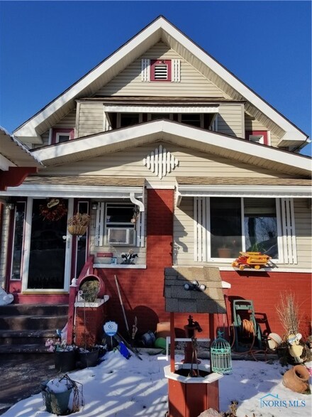 823 Clay Ave, Toledo, OH 43608