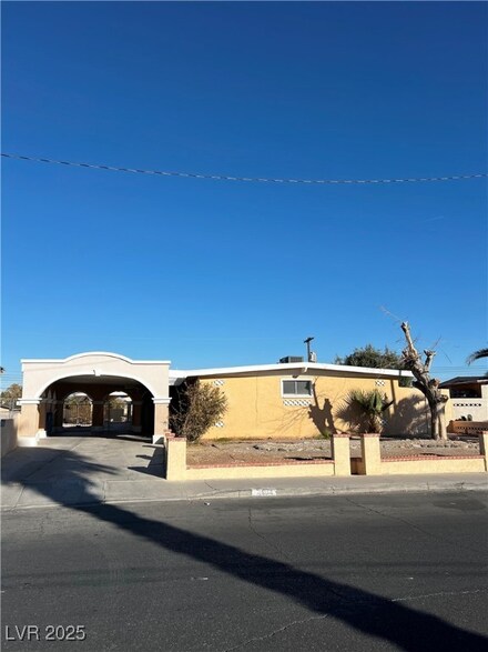 4804 Sacks Dr, Las Vegas, NV 89122