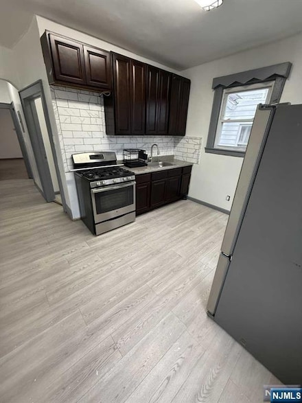 67 Mapes Ave, Newark, NJ 07112