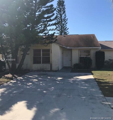 120 Pinewood Ct, Jupiter, FL 33458