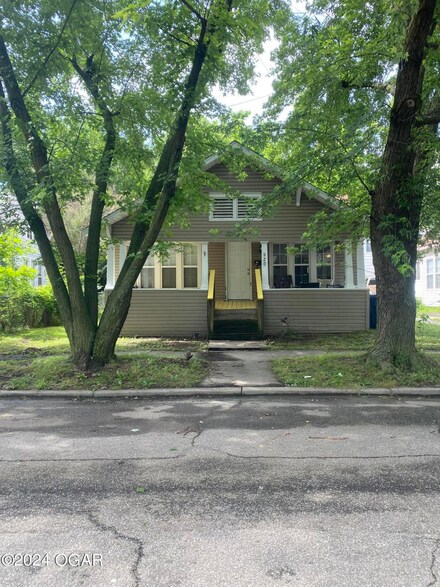 920 W 5th St, Joplin, MO 64801