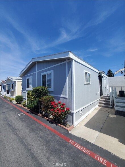 327 W Wilson St Unit 82, Costa Mesa, CA 92627