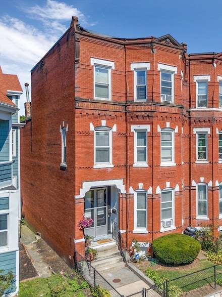 24 Alaska St, Roxbury, MA 02119