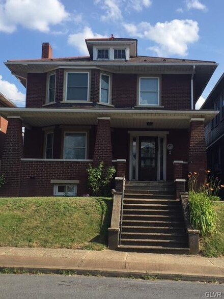 1928 Ferry St, Easton, PA 18042