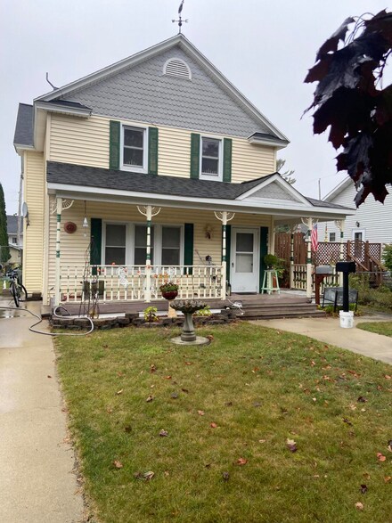 378 & 394 W Michigan Ave, Rogers City, MI 49779