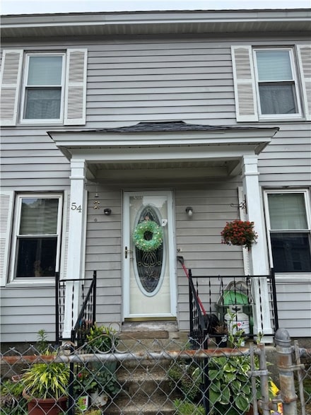 54 Arthur St, West Warwick, RI 02893