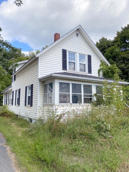 78 Clinton Ave, Winslow, ME 04901