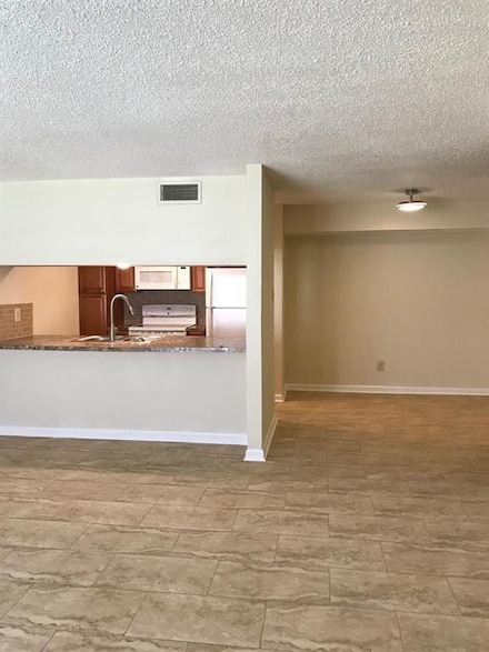 1947 Greenbriar Colony Dr Unit 15524-F, Houston, TX 77032