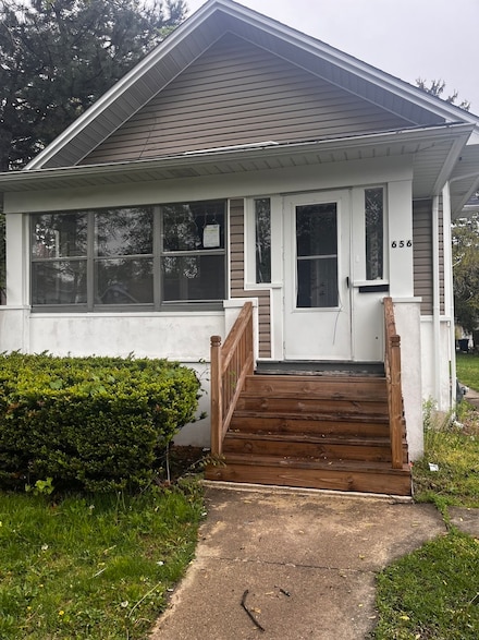 656 S Poplar Ave, Kankakee, IL 60901