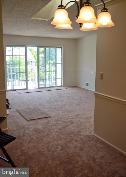 74 Lehavre Ct, Trenton, NJ 08619