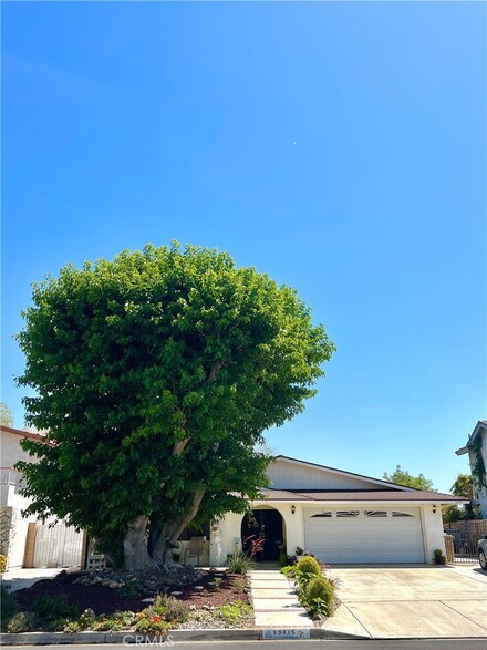 13415 Driftwood Dr, Victorville, CA 92392