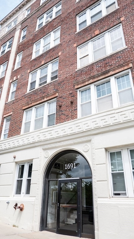 1691 Commonwealth Ave Unit 16, Brighton, MA 02135
