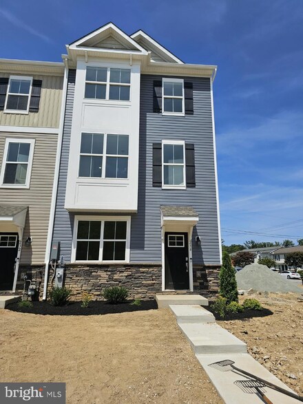 234 Ann Ave, Essex, MD 21221