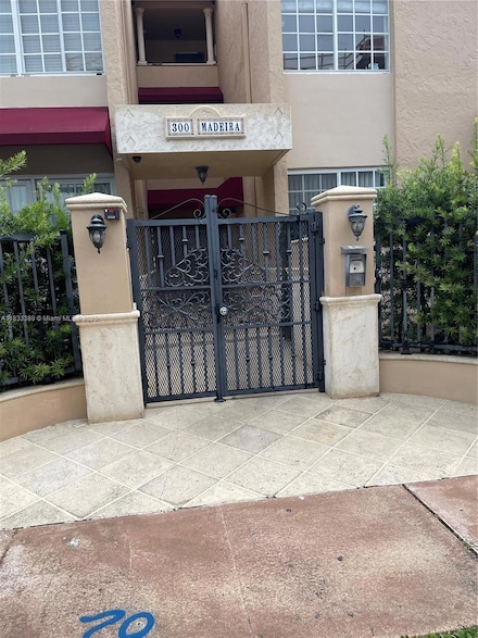 300 Madeira Ave Unit 204, Coral Gables, FL 33134