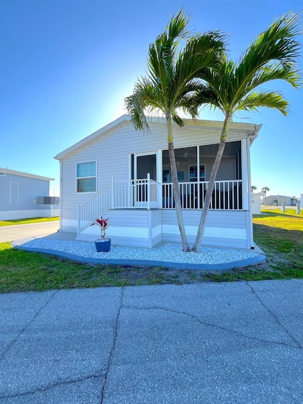 293 Yuma Trail, Fort Myers Beach, FL 33931