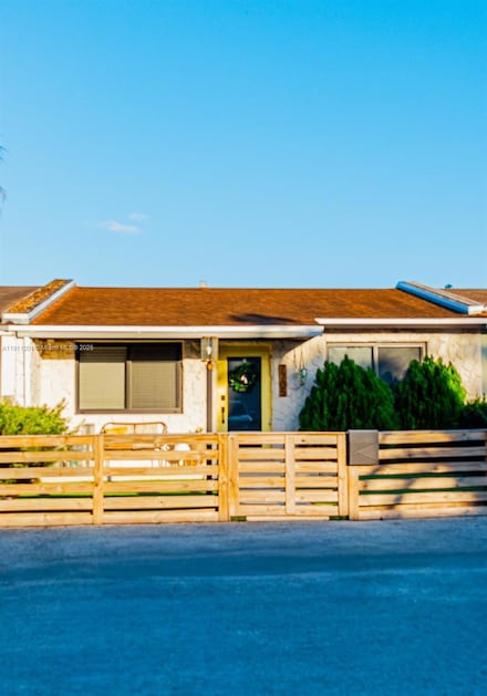 7705 NW 178th St, Hialeah, FL 33015