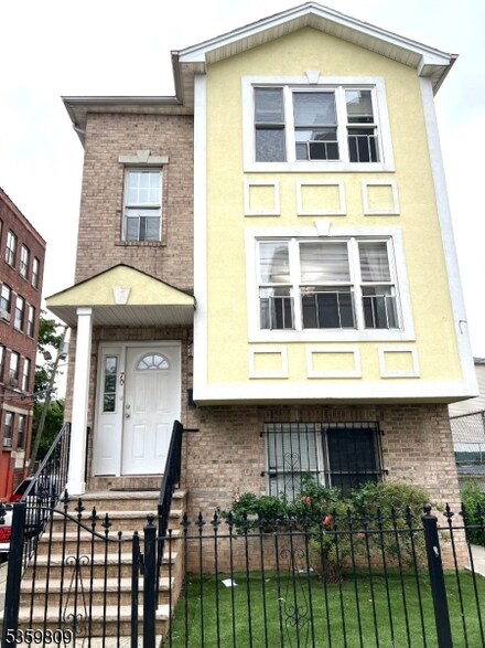 70 Orchard St Unit 2, Newark, NJ 07102