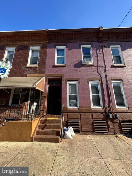 2647 N 8th St, Philadelphia, PA 19133