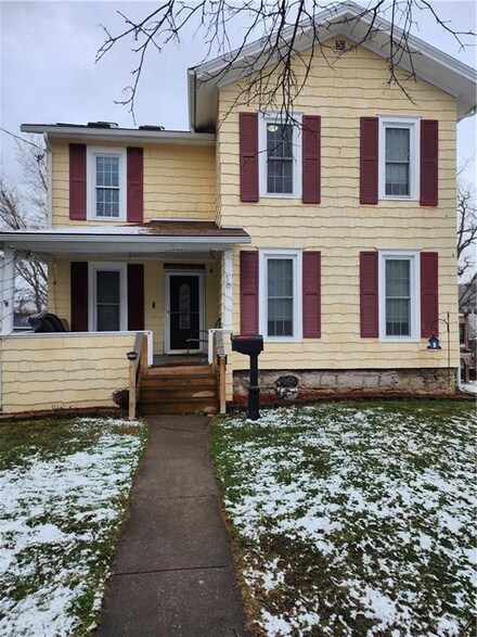 16 South St, Le Roy, NY 14482