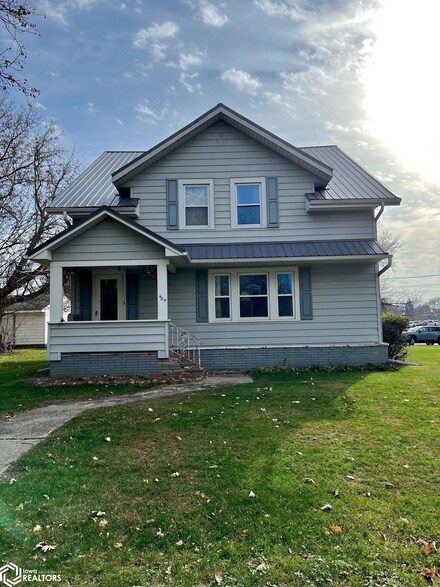 404 6th Ave NE, Clarion, IA 50525
