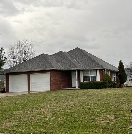 981 Lewis St, Marshfield, MO 65706