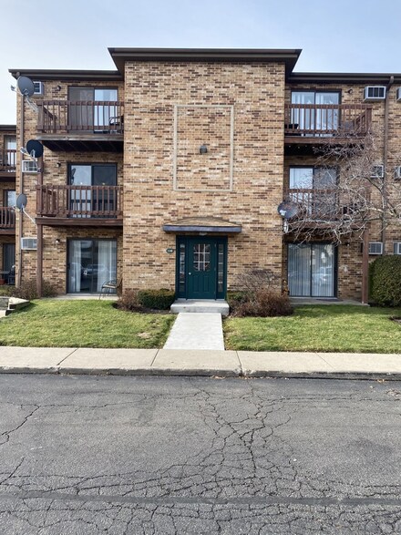 1348 N Geneva Dr Unit 3A, Palatine, IL 60074
