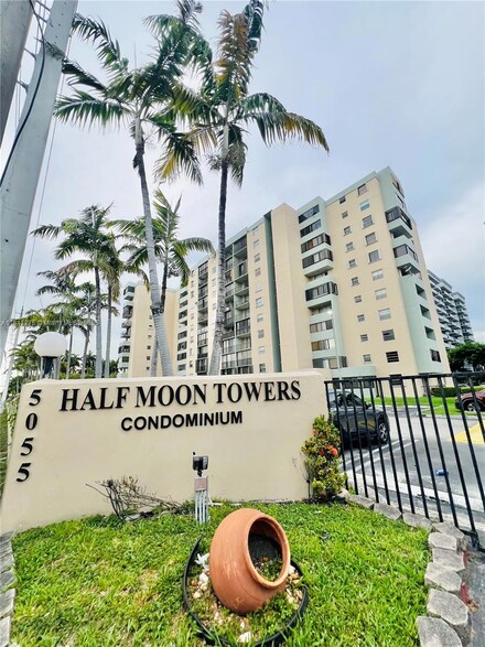 5055 NW 7th St Unit 908, Miami, FL 33126