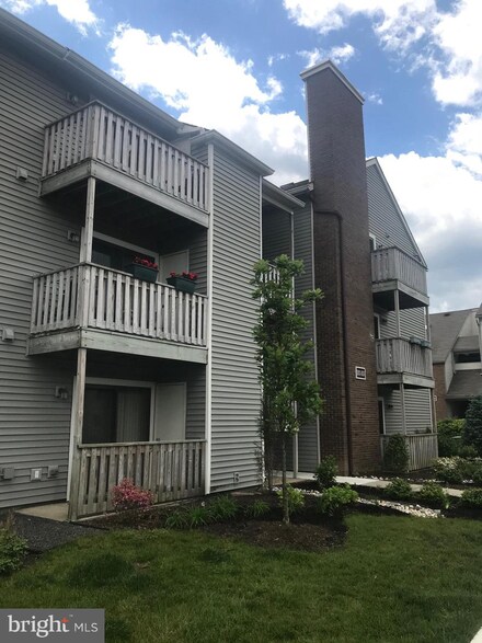 5022 Ravens Crest Dr, Plainsboro, NJ 08536