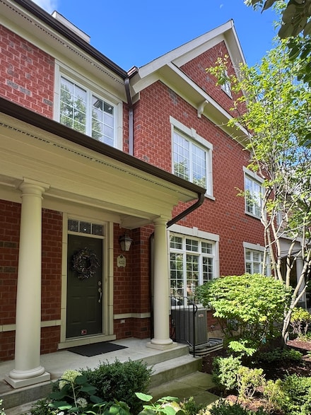 4253 Linden Tree Ln Unit 3, Glenview, IL 60026