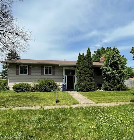 1934 Rockcreek Ln, Flint, MI 48507