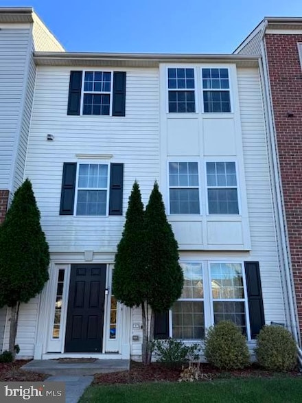 42999 Edgewater St, Chantilly, VA 20152