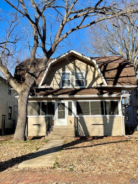 1523 SW Mulvane St, Topeka, KS 66604