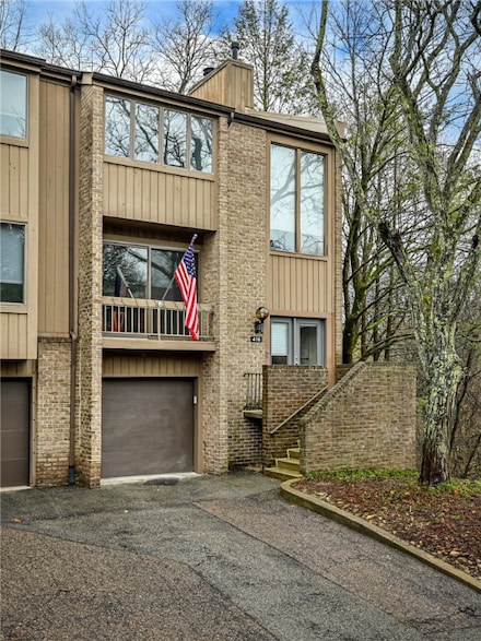 416 Hemlock Ct, Pittsburgh, PA 15237
