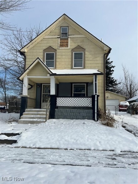 2241 7th St SW, Akron, OH 44314