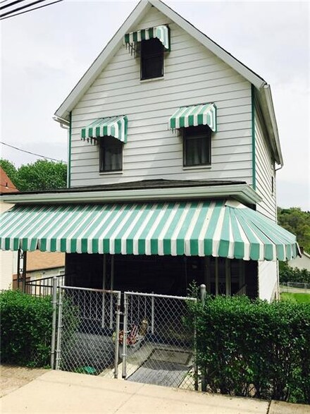 708 Thompson St, Turtle Creek, PA 15145