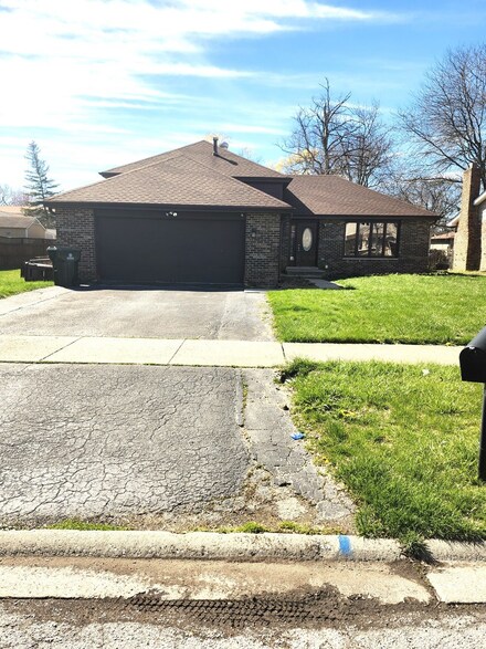1037 185th Place, Homewood, IL 60430