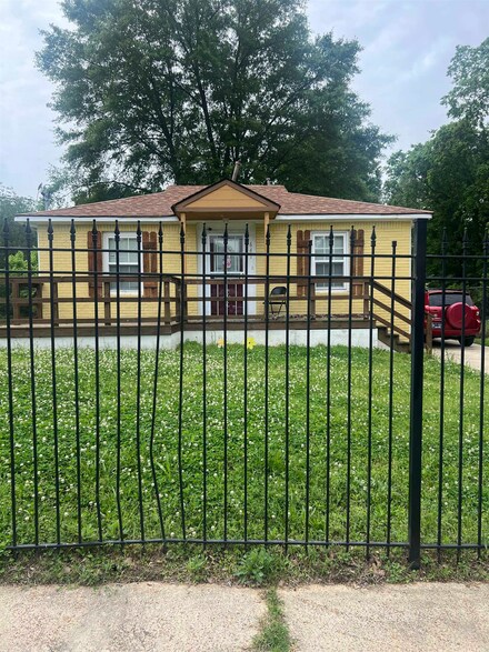 641 King Rd, Memphis, TN 38109