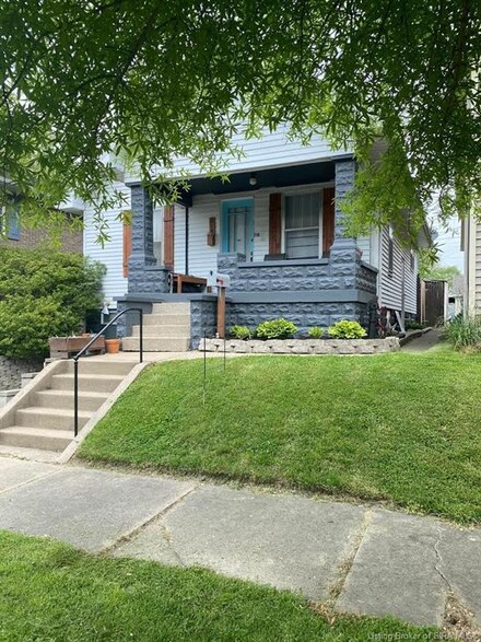 318 E 7th St, Jasper, IN 47546