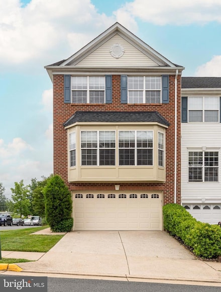 6351 Regal Oak Dr, Springfield, VA 22152