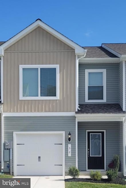 32 Cranston Ct, Falling Waters, WV 25419