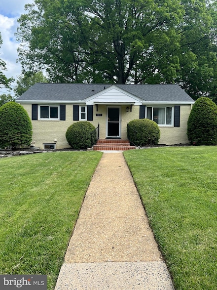 7216 Deborah Dr, Falls Church, VA 22046