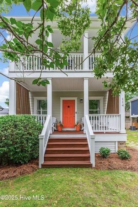 114 NE 42nd St, Oak Island, NC 28465