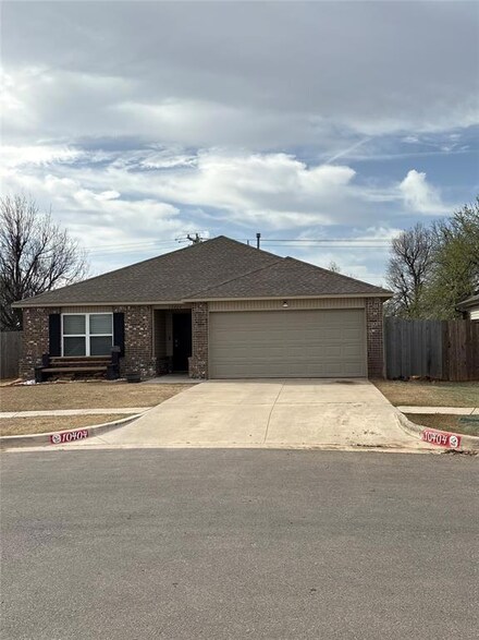 9205 SW 18th St, Oklahoma City, OK 73128