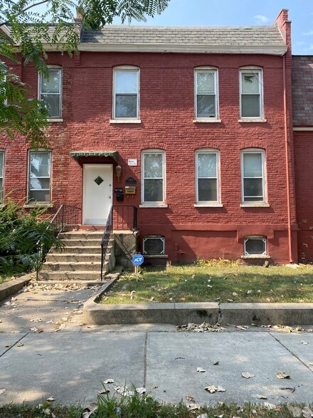 11428 S Saint Lawrence Ave, Chicago, IL 60628