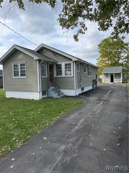 4524 Chester Ave, Niagara Falls, NY 14305