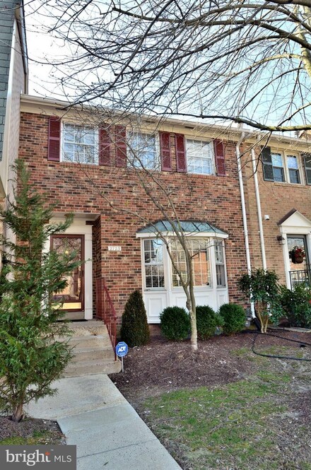 2723 Carter Farm Ct, Alexandria, VA 22306