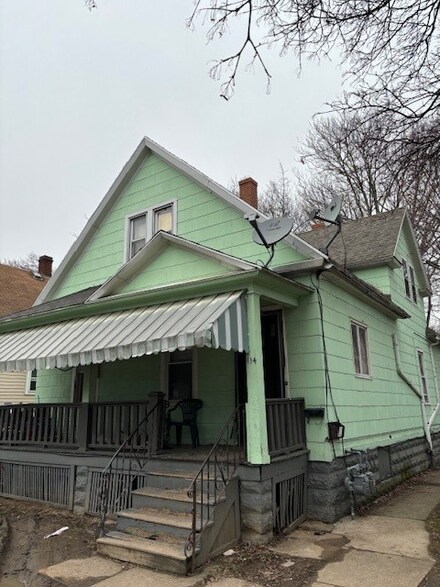 114 Ernst St, Rochester, NY 14621
